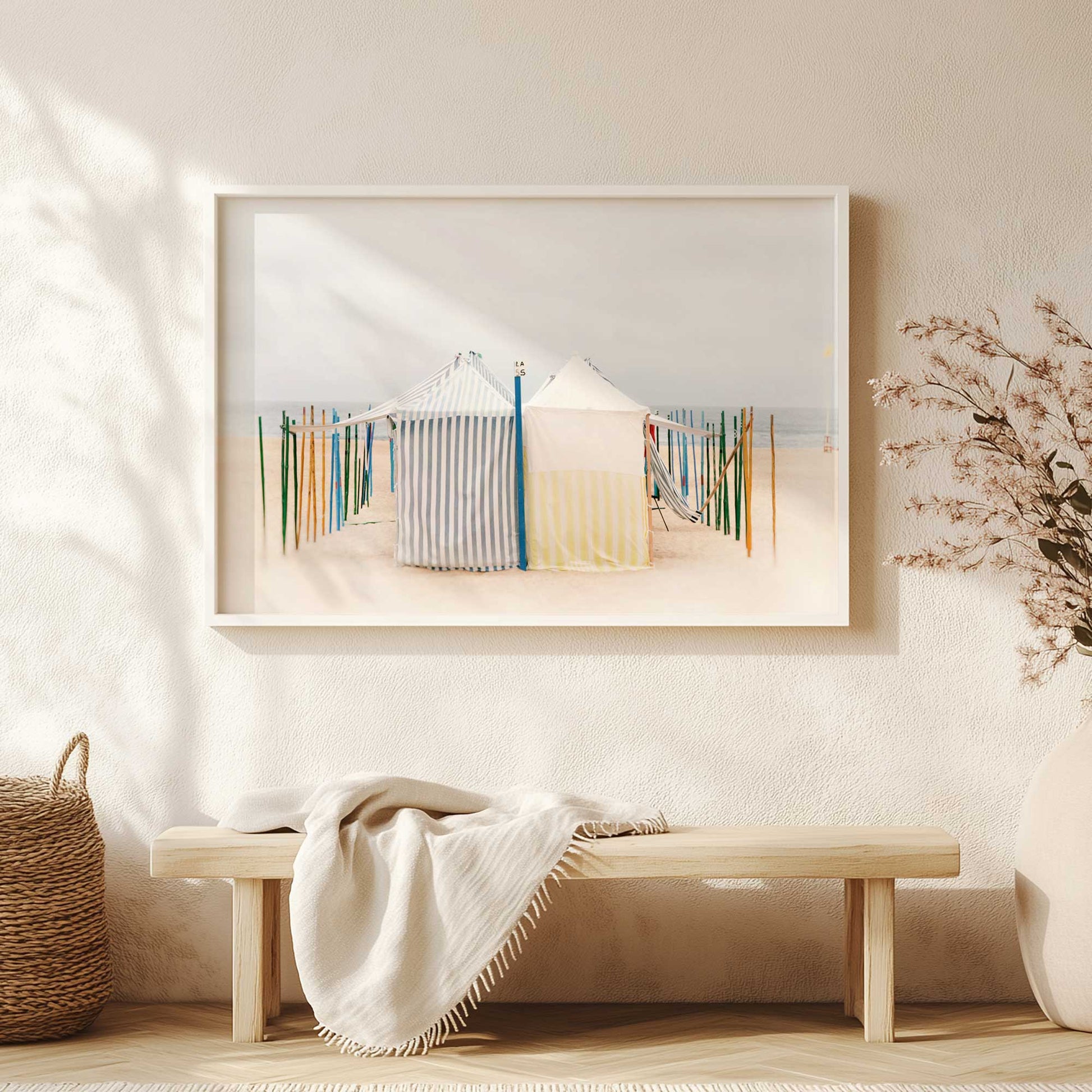 [LIFESTYLE],[SPECIAL], Art in a room