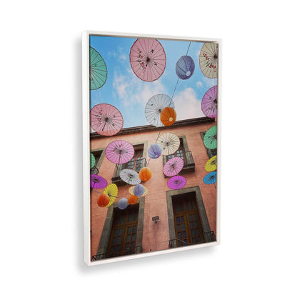 [Color:Opaque White], Picture of the corner of the art
