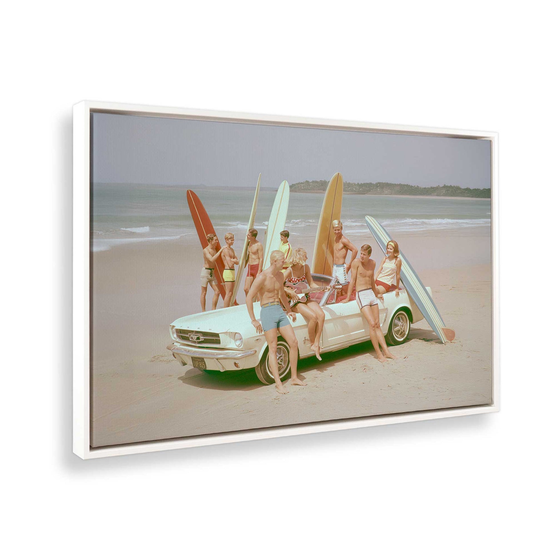 [Color:Opaque White], Picture of the corner of the art
