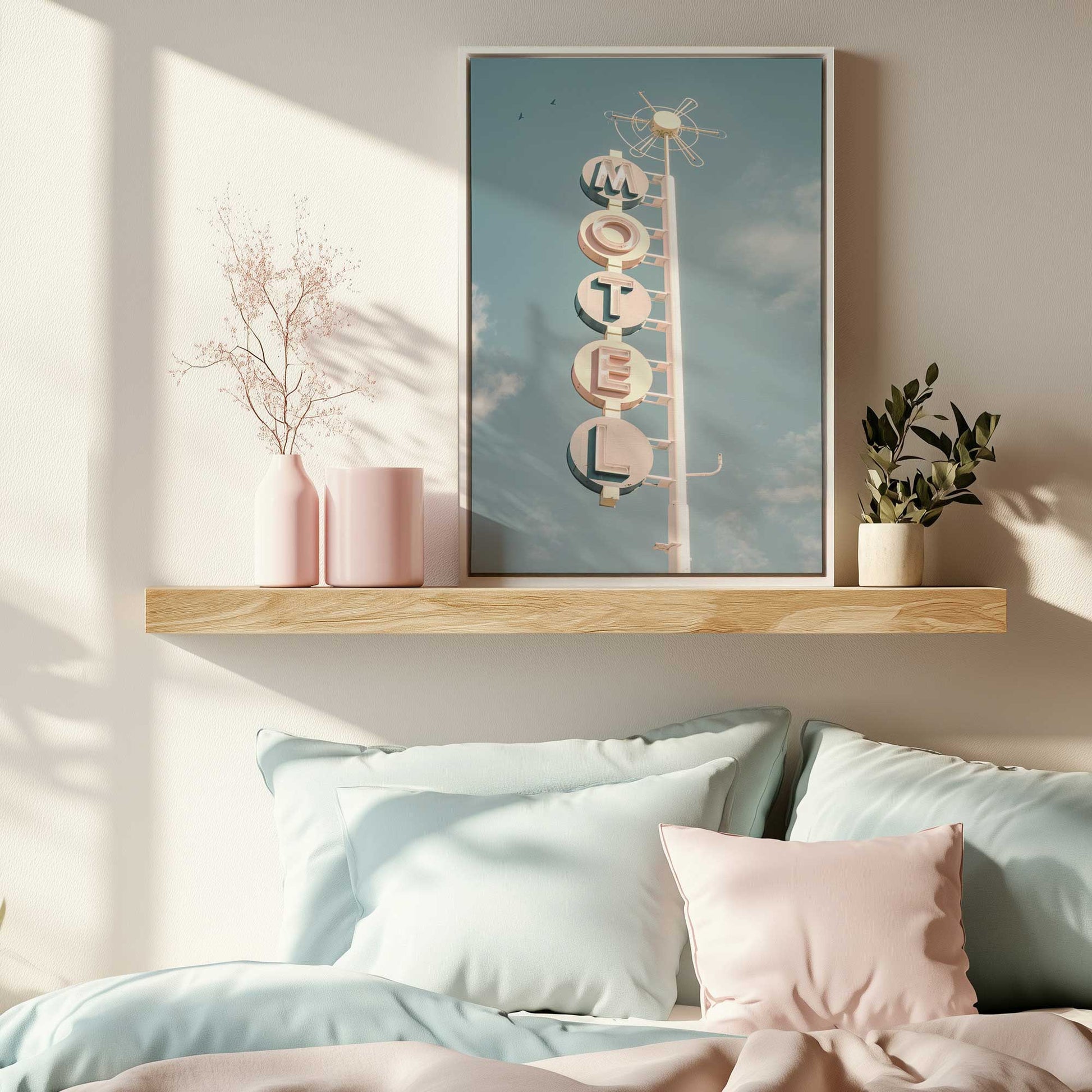 [LIFESTYLE],[SPECIAL],  Picture of art in a room