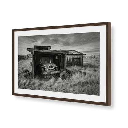[Color:Belvinder Brown], Picture of art in a Belvinder Brown frame of the corner