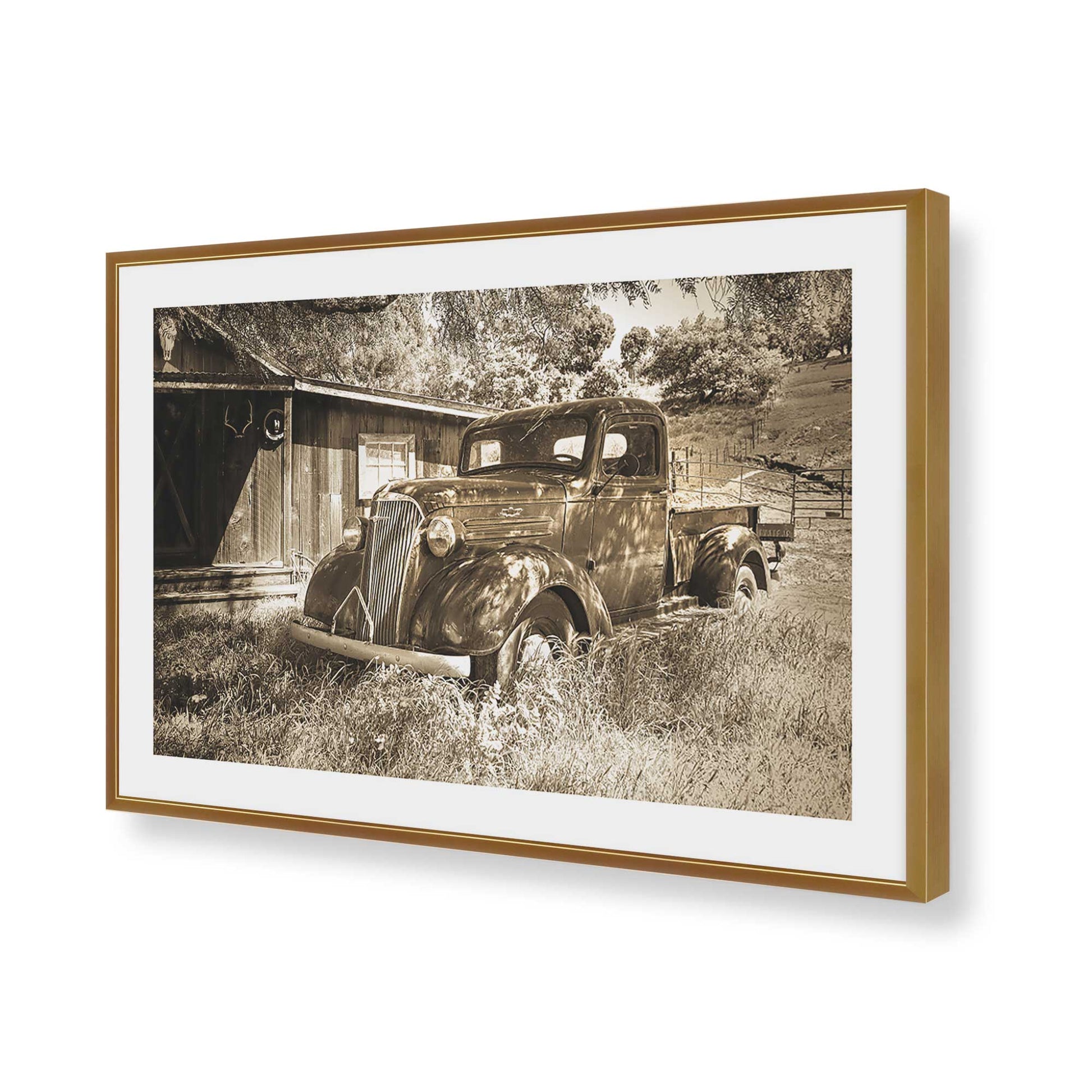 [Color:Polished Gold], Picture of art in a Polished Gold frame of the corner