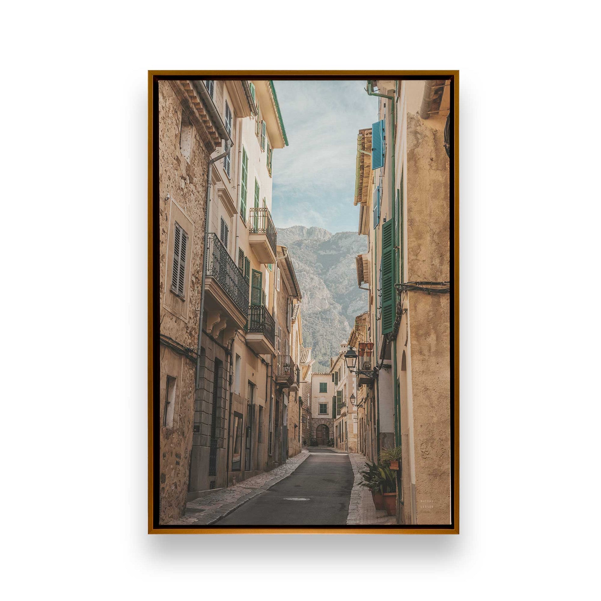 [Color:Polished Gold], Picture of art in a Polished Gold frame