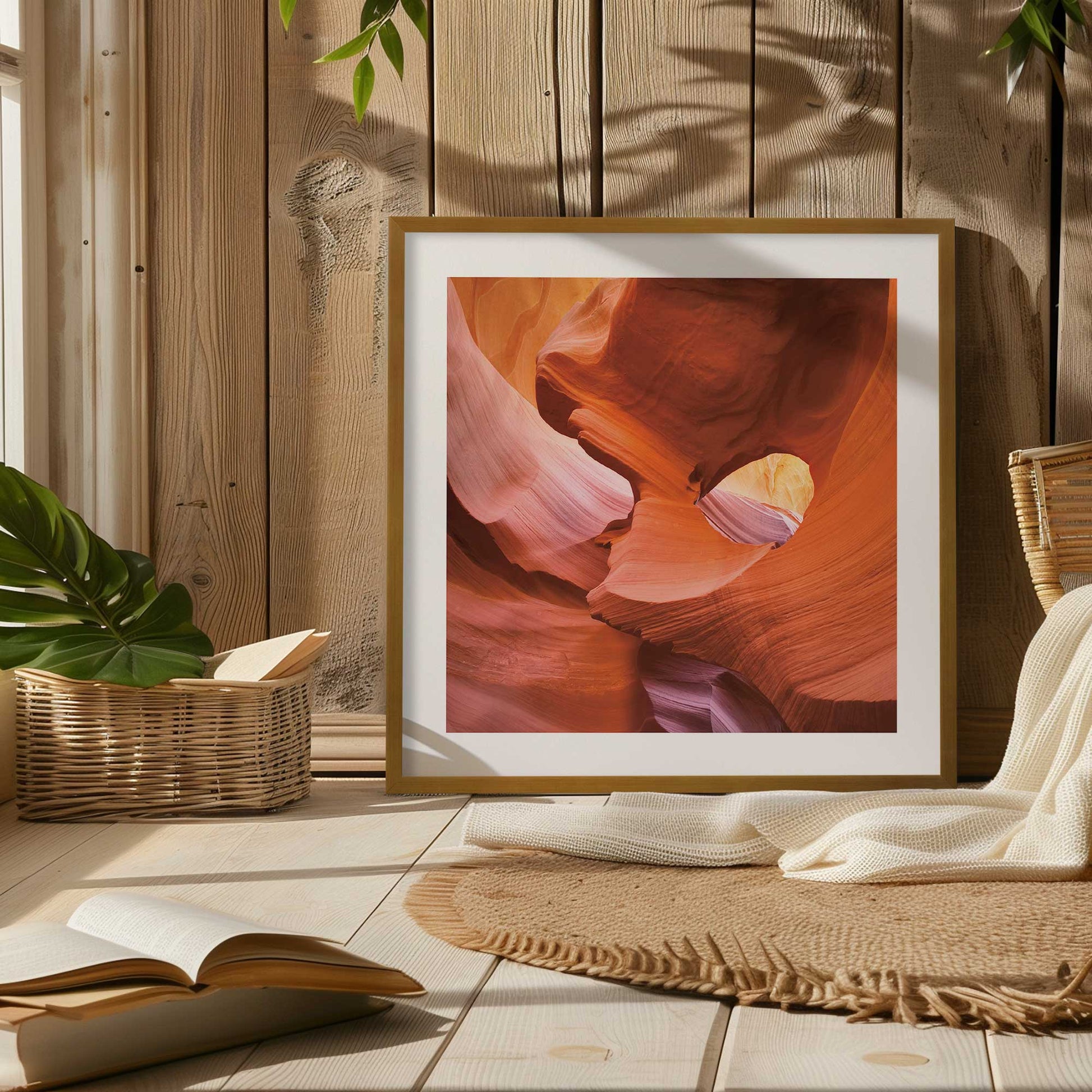 [LIFESTYLE],[SPECIAL],Picture of art in a room