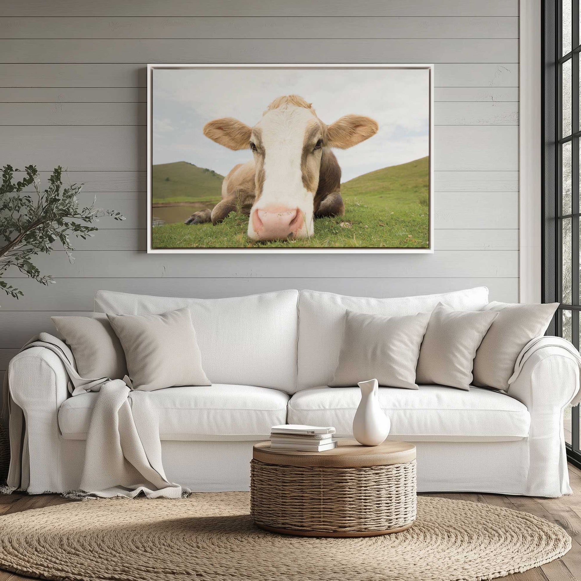 [LIFESTYLE],[SPECIAL], Art in a room