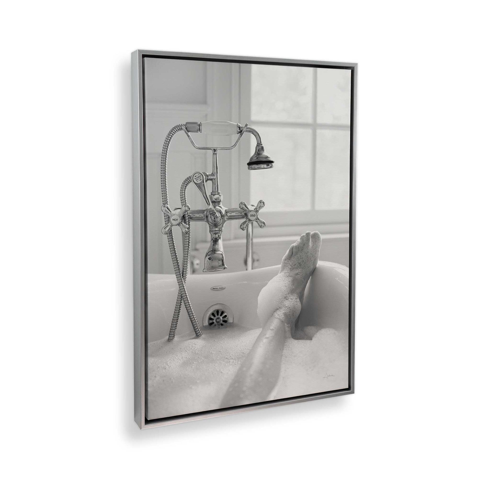 [Color:Polished Chrome], Picture of the corner of the art