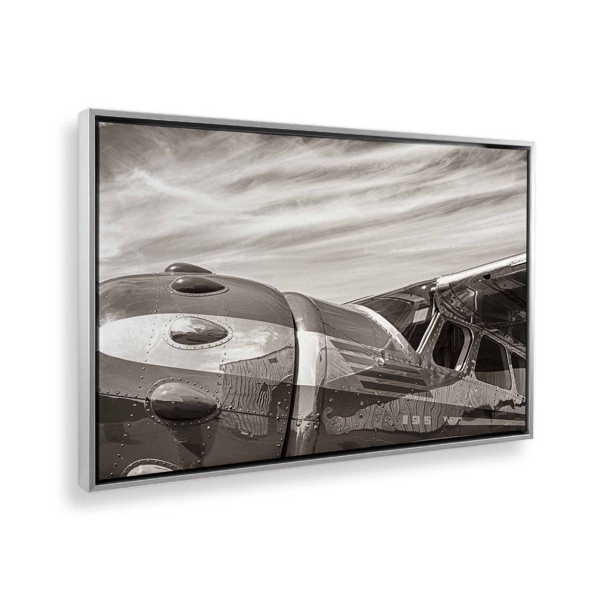 [Color:Polished Chrome], Picture of the corner of the art