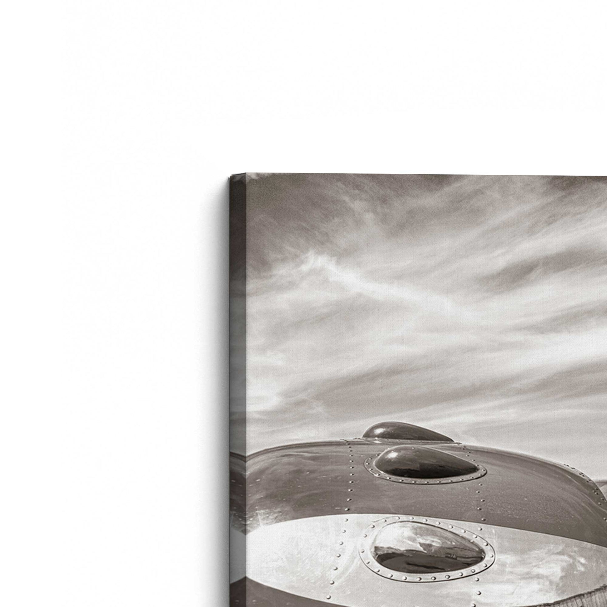 [Color:Stretched Canvas], Picture of the corner of the art