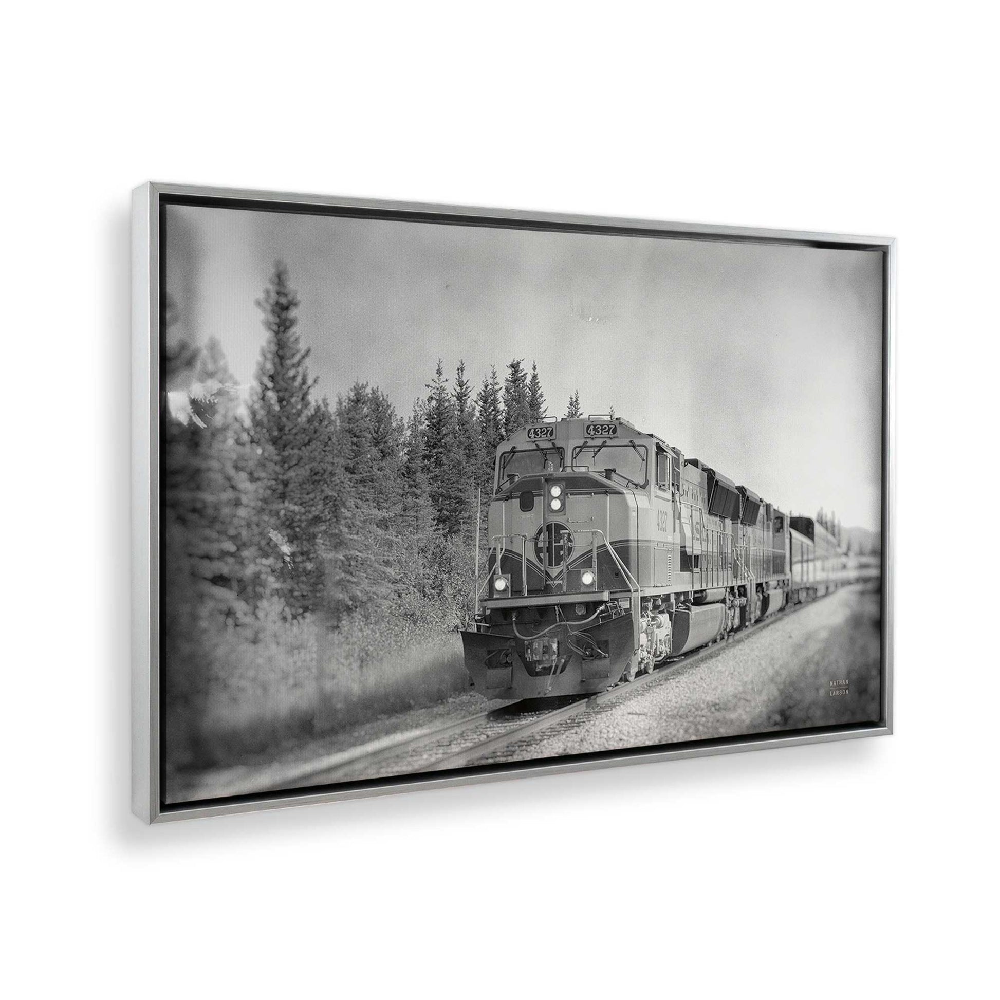 [Color:Polished Chrome], Picture of the corner of the art