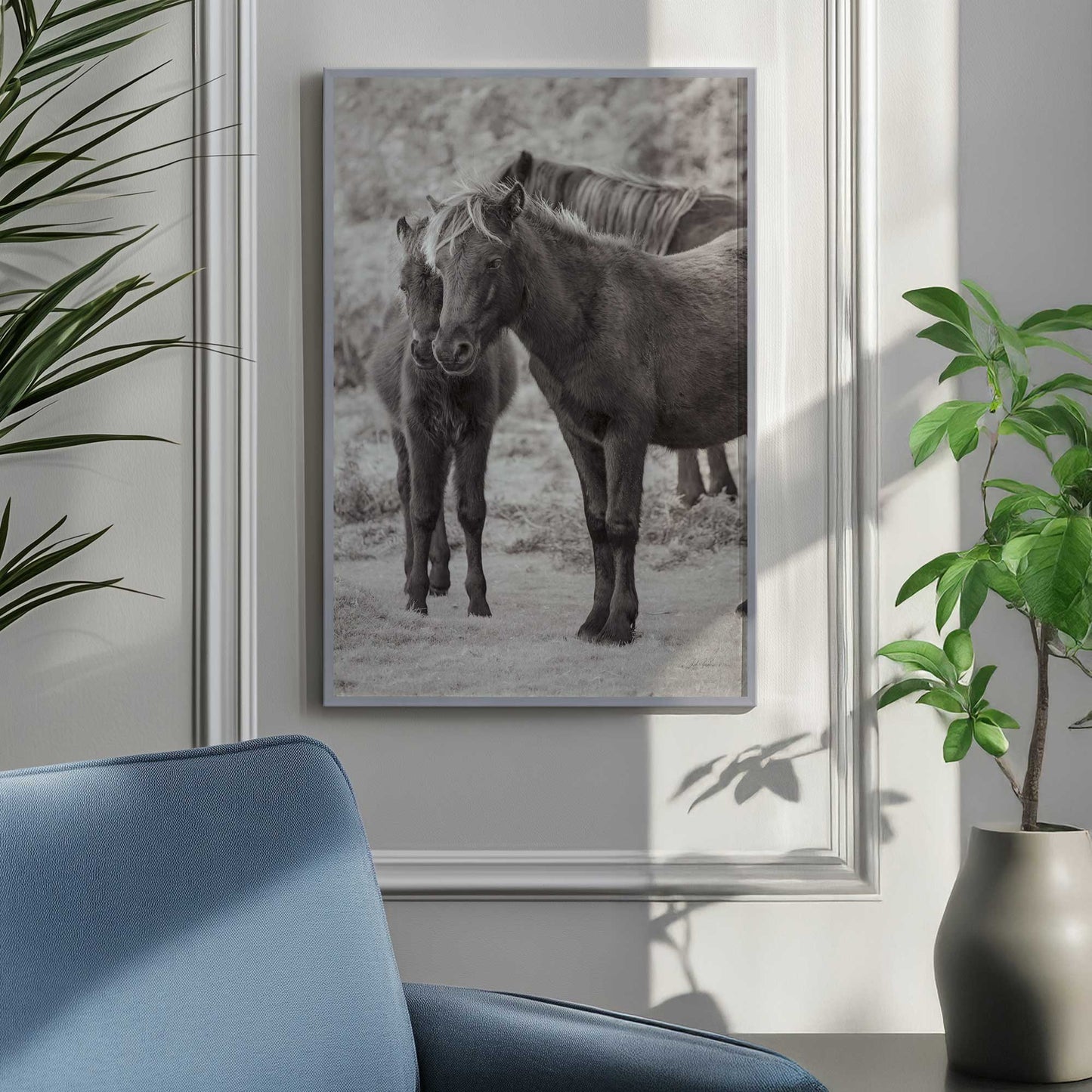 [SPECIAL],[LIFESTYLE], Picture of art hanging in a room